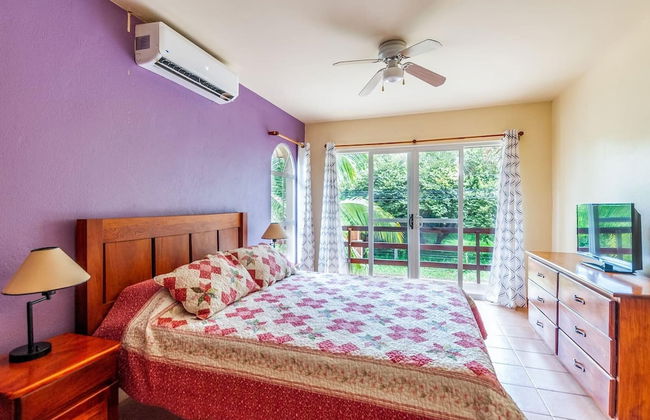 Nicely priced duplex in Surfside with private pool and AC in every room - Photo 5