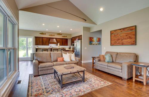 Flippin Home with Deck and Grill Steps to White River - Foto 4