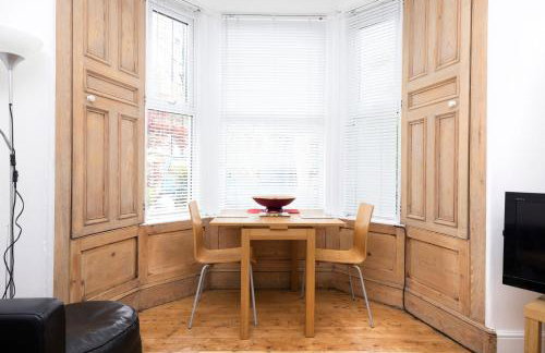 JOIVY Charming Apartment near Leith Links with Patio - Foto 20