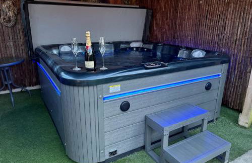 Acorn Cottage - Photo 3