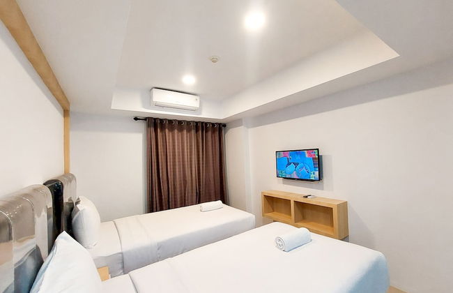 Homey And Comfortable Studio At De Prima Apartment - Photo 6