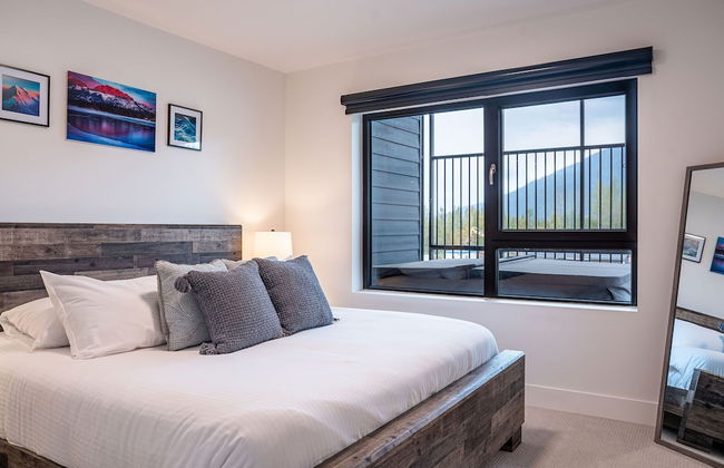 RevelStoked Getaway by Revelstoke Vacation - Photo 19