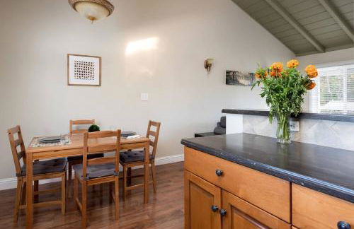 Spacious, Soaring Ceilings, Near Downtown MV, GOOG - Photo 11