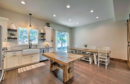 Modern Farmhouse with Patio, Grill and Mtn Views! - Foto 8