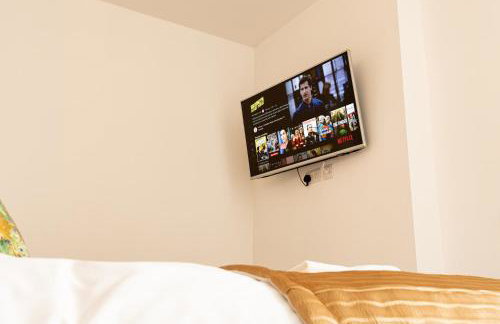 THE PALMS Lux living Condo B'mouth Town Centre & Beach - Photo 14