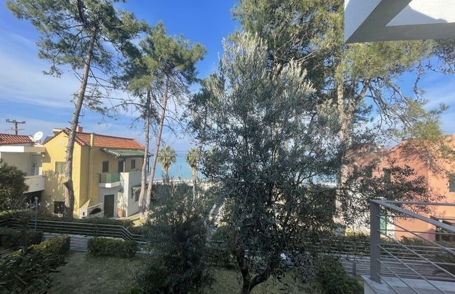 Stay at Beachfront Villa Lilia in Pefkohori, Halkidiki for a Dreamy Vacation - Foto 35