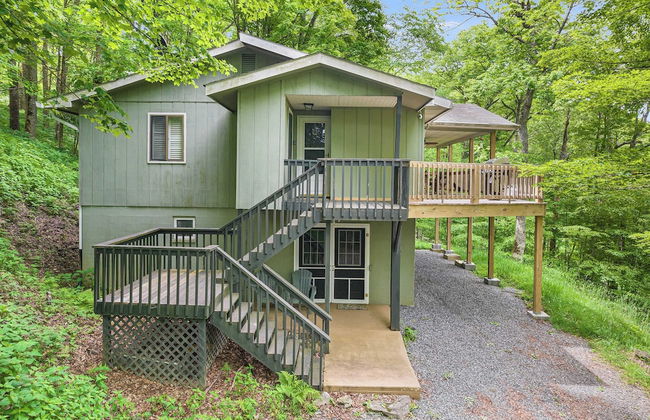Deck w/ Forest Views, Ping Pong Blue Ridge Mtn Escape Ash Vale by Avantstay - Foto 40