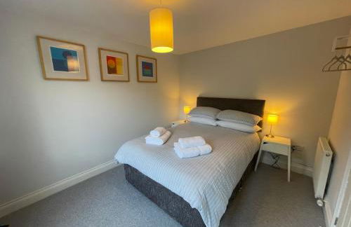 Modern Coastal Retreat, 5-Bedroom, 4-Bathroom Home, with Parking in Portsoy - Foto 25