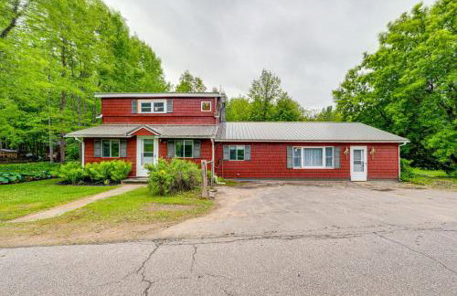 Adirondack Escape with River Access Fish and Swim - Foto 28