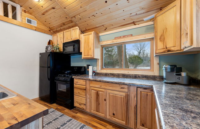 Cozy 3BR Cabin With Hot Tub on Nippersink Creek - Foto 13
