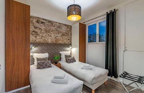 Luxury Family 2BR - Prime Location, Walk to Beach & Shopping, Sunny Balcony - By Totolulu Cannes Hoche - Foto 5