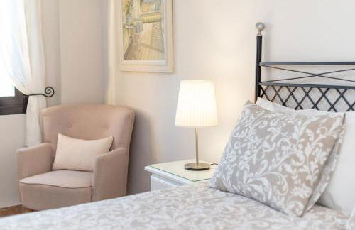 Fee4Me: First Line Luxury Apartment - Photo 9