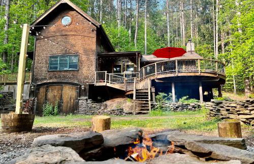 Stunning Catskills Cabin - Photo 60