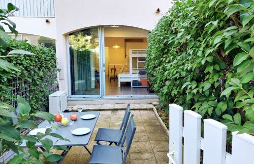 Jardin, terrasse, climatisation, à 5 minutes à pied des plages, commerces et animations - Photo 1