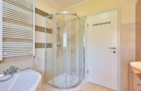 Amazing Home In Krizevci - Photo 42