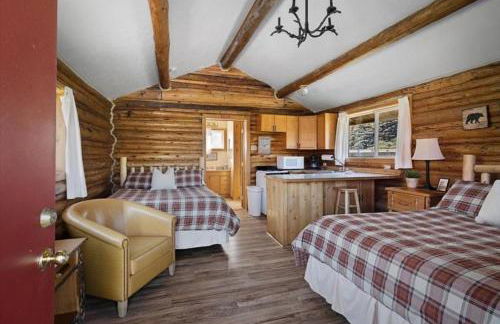 Historic Alpine Lodge Rental near Jackson Hole, Wyoming - Photo 44
