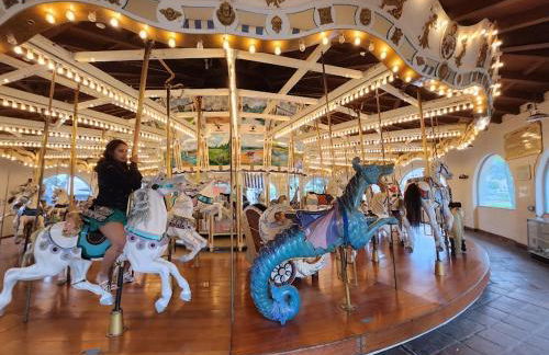 Entire Private Home with 4 Bedrooms 2 Bathrooms, 6 Beds, Hot Tub, King Bed, 6 Parking, Big Yard, Available Now - Foto 71