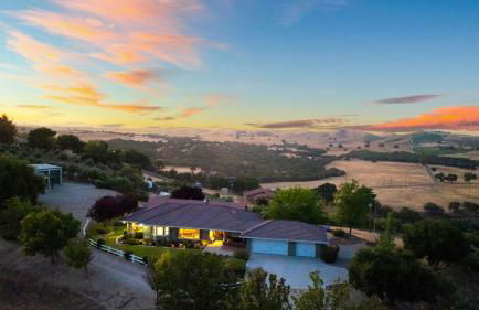 4.5 Acre Secluded Ranch w Panoramic Views • Fire Pit Olive Ranch by AvantStay - Foto 104