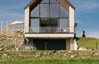 Rumiane pola - stodoła na Mazurach z widokiem na jezioro - Foto 2