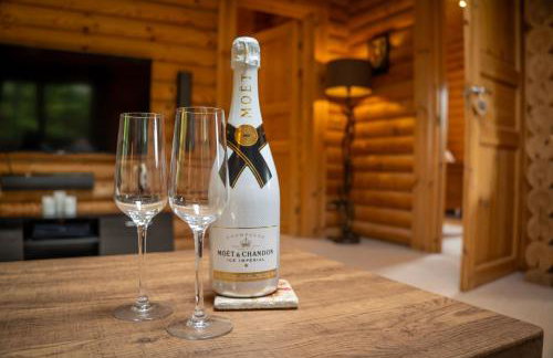 Vermont Lodge - Photo 2