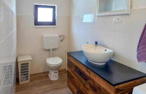 4 Bedroom Amazing Home In Prkos - Foto 23