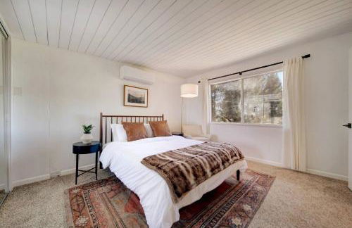 Glass Cabin Under the Pines | Hot Tub • Seclusion - Foto 21