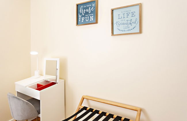 Blue Peacock in Faro - Photo 7