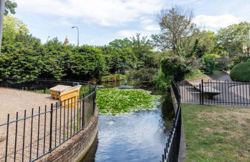 Stunning Studio Flat Minutes from Lewisham Station With View - Foto 17