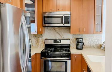 *WEHO/Beverly Hills* Luxury 2BD/2.5BA + Balconies - Photo 14