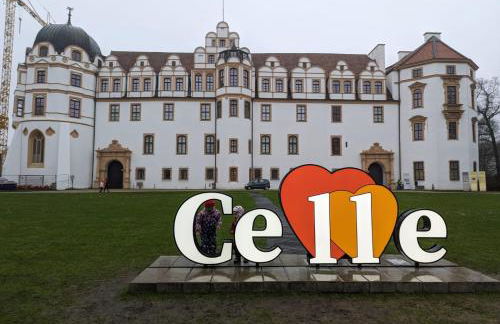 Moderne Ferienwohnung für bis zu 6 Personen - Netflix, PS4, Zentrumsnähe und mehr in Celle - Foto 10