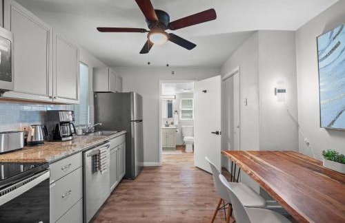 Bloomfield, Pittsburgh Bright and Spacious TWO Bedroom Apt with Free Parking - Foto 9