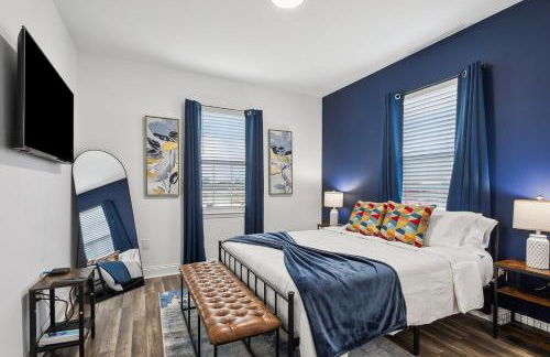 Spacious 10BR NOLA Home, Perfect for Groups, King bed - Foto 40