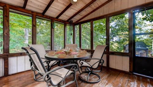 Dock and Resort Perks Quiet Lakefront Cottage - Foto 3