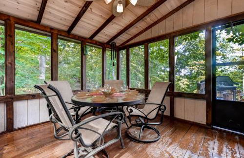 Dock and Resort Perks Quiet Lakefront Cottage - Foto 3