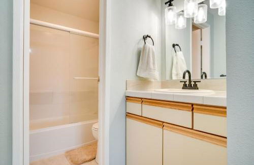 Lovely Crescent Bar Condo with Community Amenities! - Foto 15