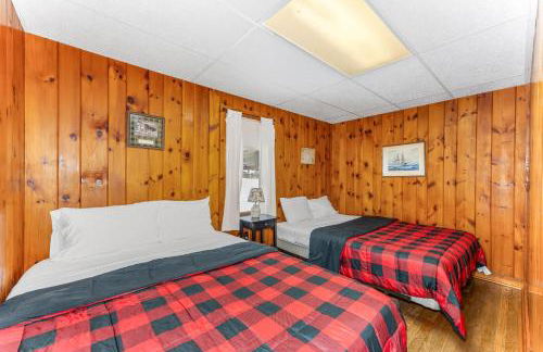 Bayview Cottage 3BR Fireplace Lakefront - Photo 9