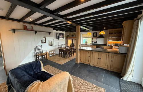 Luxury Cornish House next to Cliffs & Surf Beaches - Photo 41