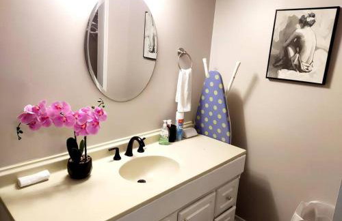 Guest House with Private Entrance- walk to Downtown Noblesville - Foto 12