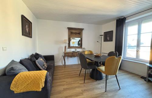 Mulberry duplex bien équipé 2 chambres petite vue sur mer plein centre d'Arromanches à 2 mn de la plage à pied et près de Bayeux au coeur des plages du débarquement - Foto 10