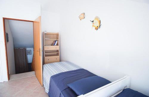 3 Bedroom Beach House with private sea access - Photo 13