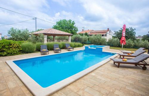 Villa in Medvidici With Pool Near Porec Beach - Foto 11