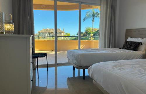 Luxury Apartment Elviria Hills - Stunning Views - Photo 28