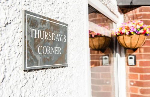 Thursdays Corner Tudor Cottage - Foto 9