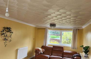 Spacious, 3 double bedroomed, free parking, 9 mins Elland Rd, nr Leeds City Centre - Foto 13