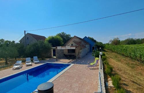 Božini dvori - Foto 1