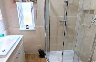 Hot Tub, Lake View, Peaceful Woodland Retreat - Photo 20