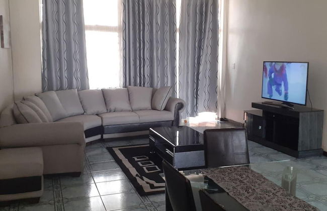 Spacious Executive Holiday Apartment In Bulawayo - Photo 1