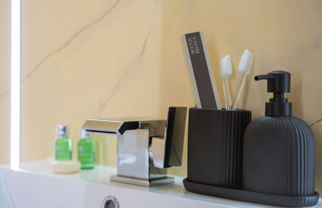 Commandery Vaults - Foto 40