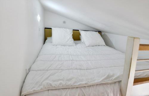 Ebène studio Centre ville Climatisation Terrasse Disneyland 4 personnes et 1 bébé - Foto 8