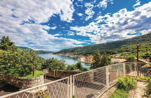 1 Bedroom Beautiful Apartment In Bakar - Photo 5